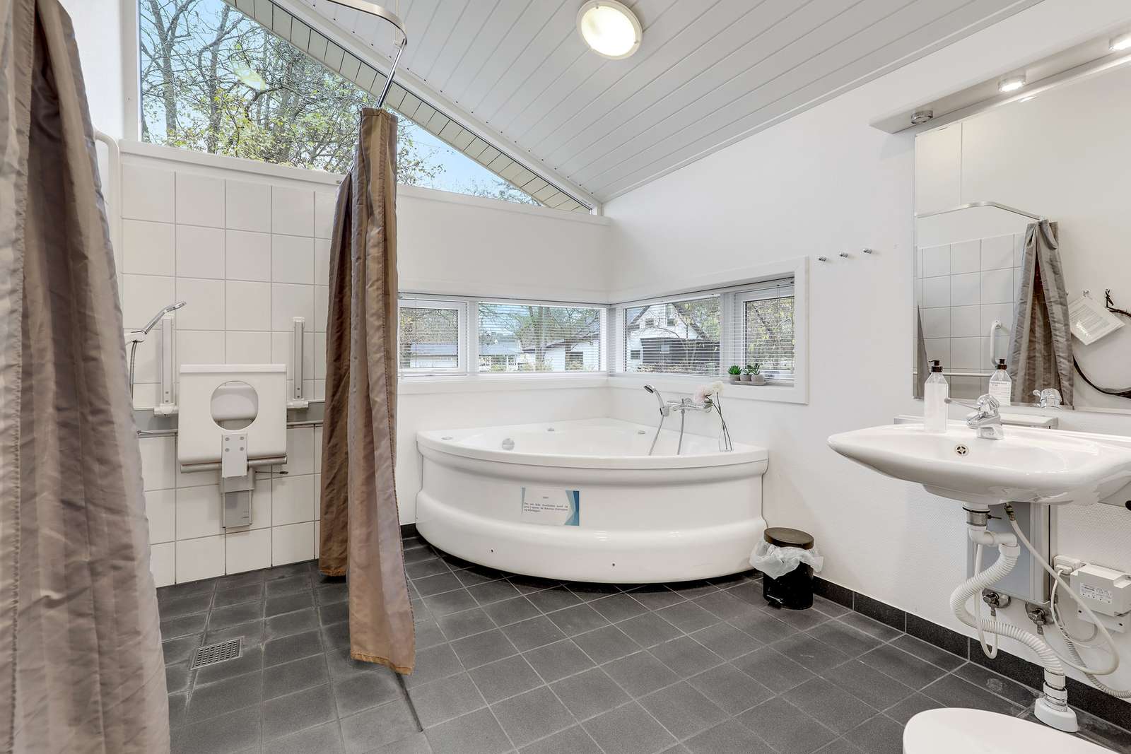 Badevaerelset i sommerhuset i Balka Strand