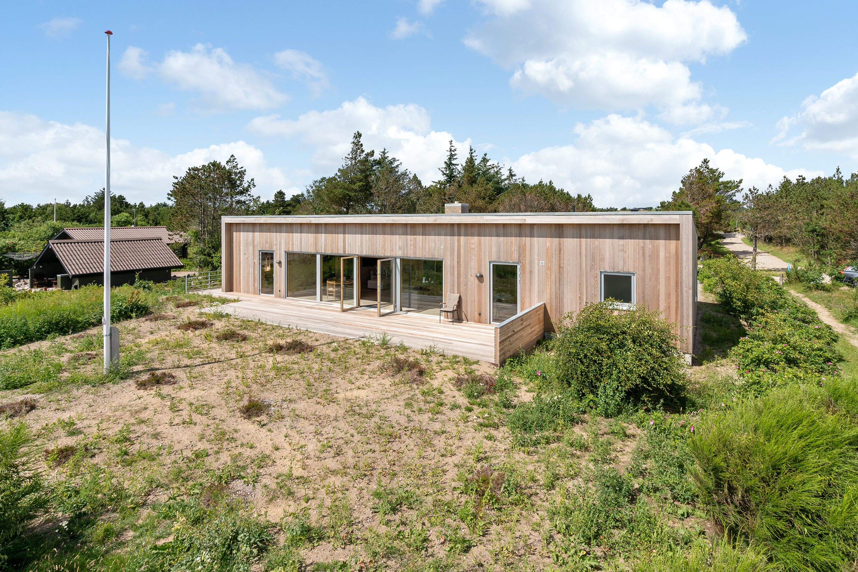 Sommerhuset i Thy udefra.