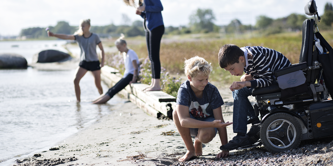 En familie på en strand