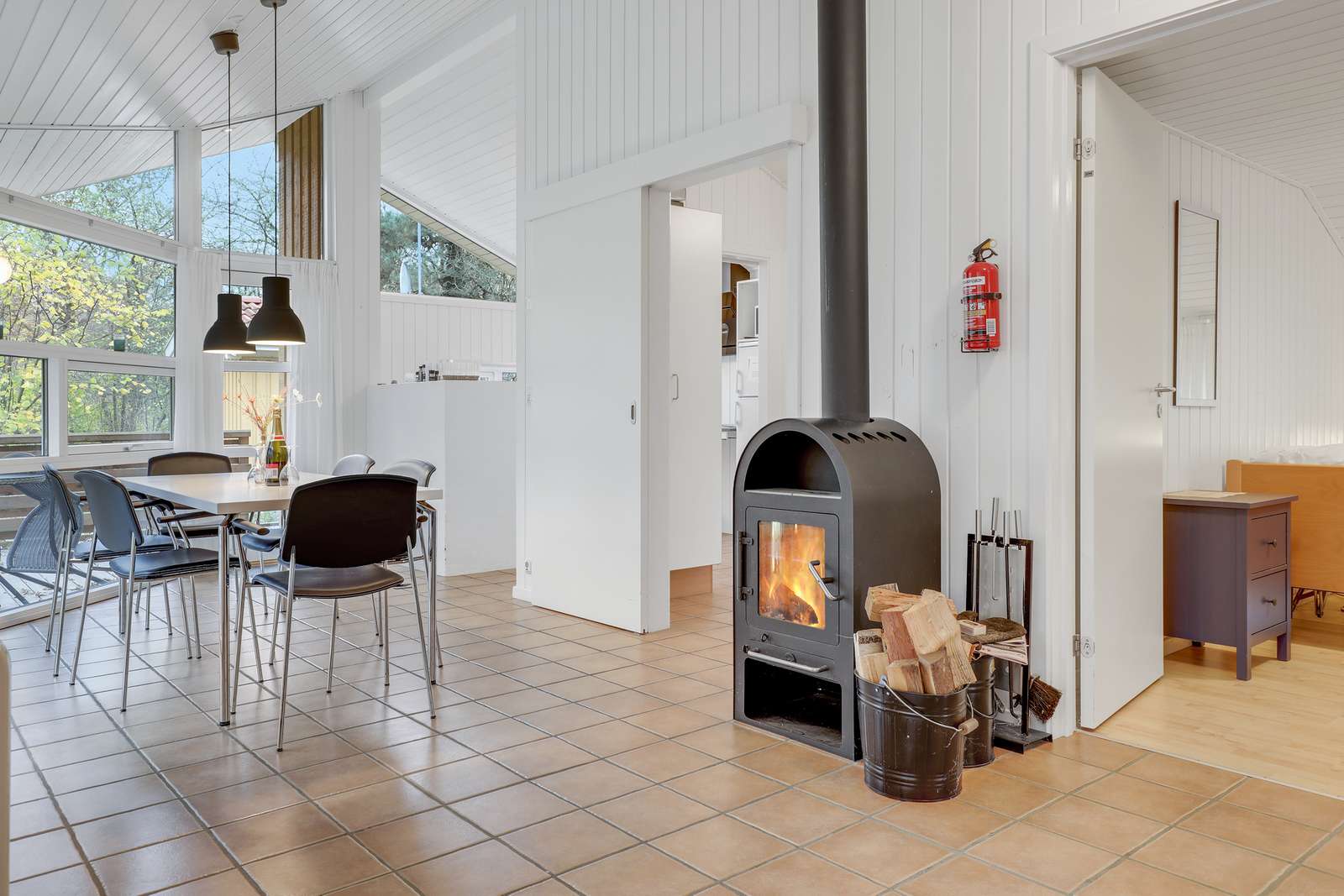 Spisestuen i sommerhuset i Balka Strand